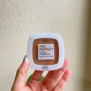 L’Oréal AGE PERFECT CREAMY POWDER FOUNDATION makeup brand new unopened